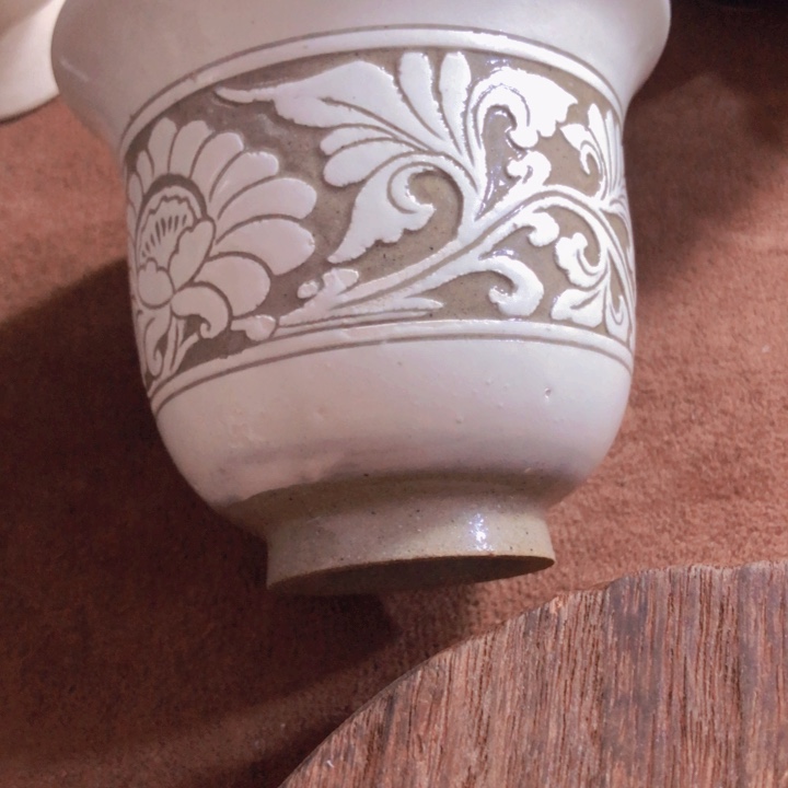 磁州窑纯手工白刻主人杯有瑕