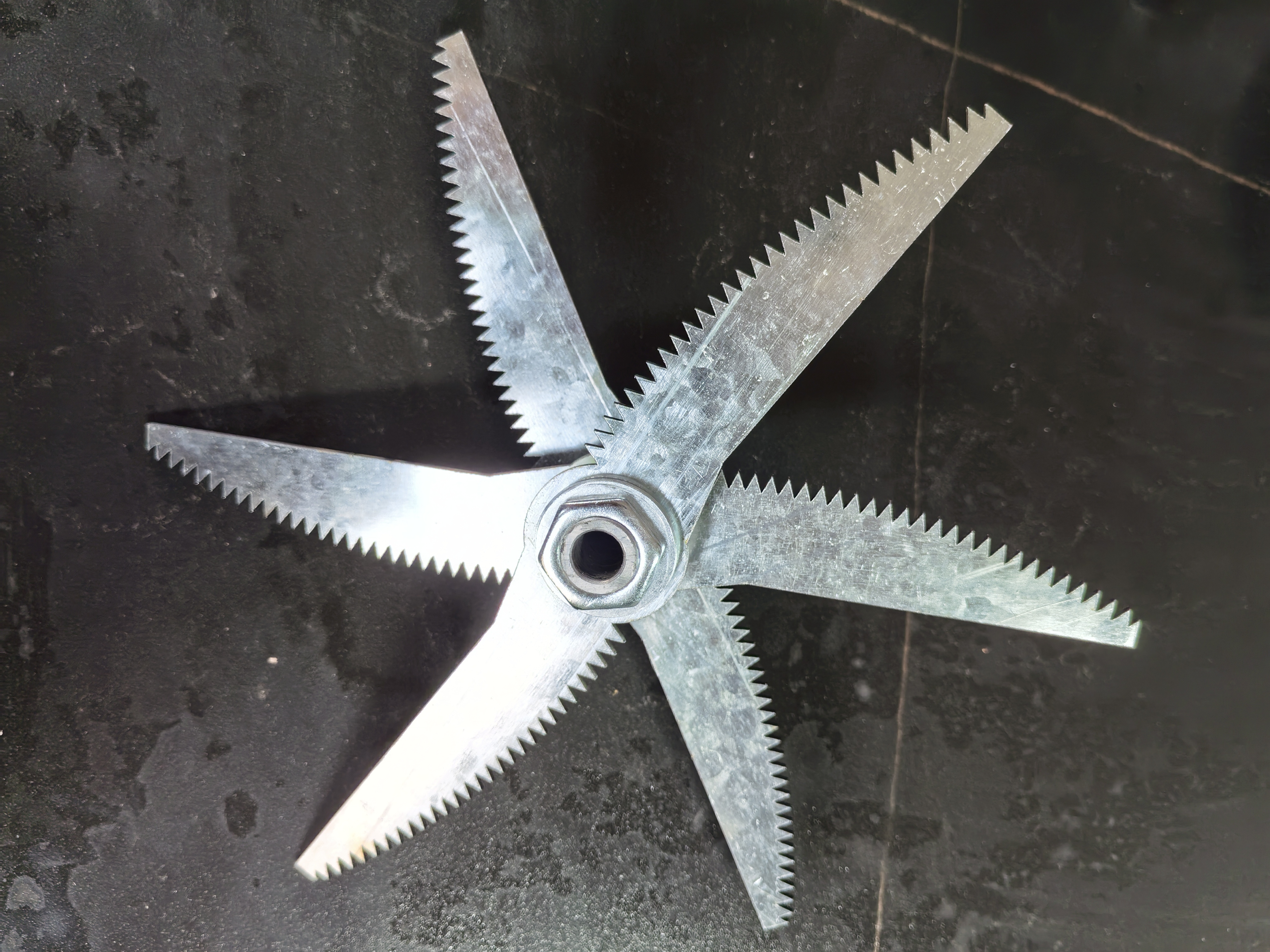  新型锰钢四叶加厚碎玉米刀片刀架狼牙锯齿