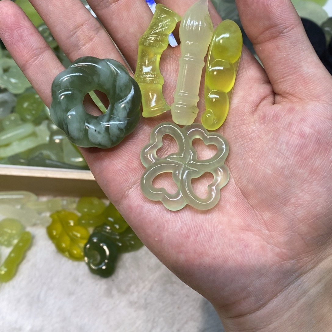 陌***青岫玉未镶嵌吊坠(不含链)