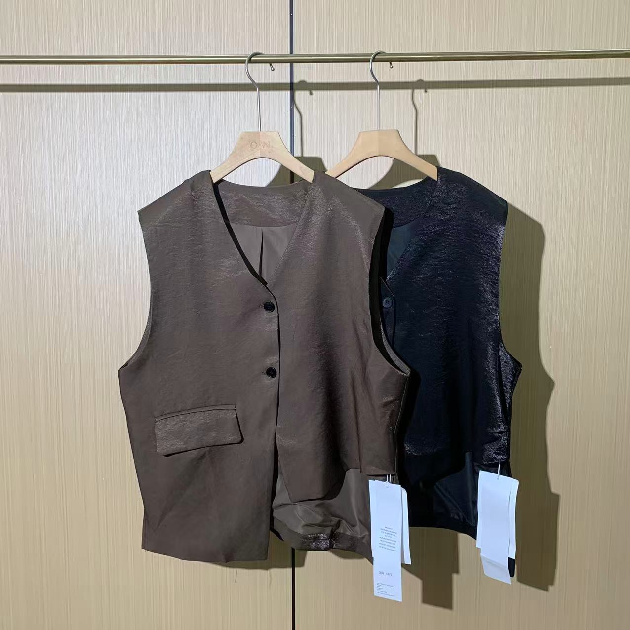 马甲女秋季2025新款欧韩货设计感小众不规则高级感马夹潮大码