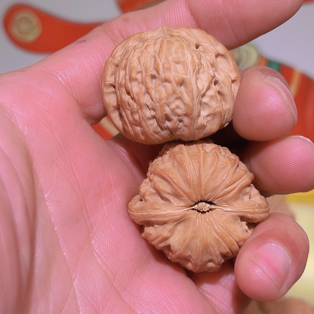 文玩核桃吊坠随*?白狮子33