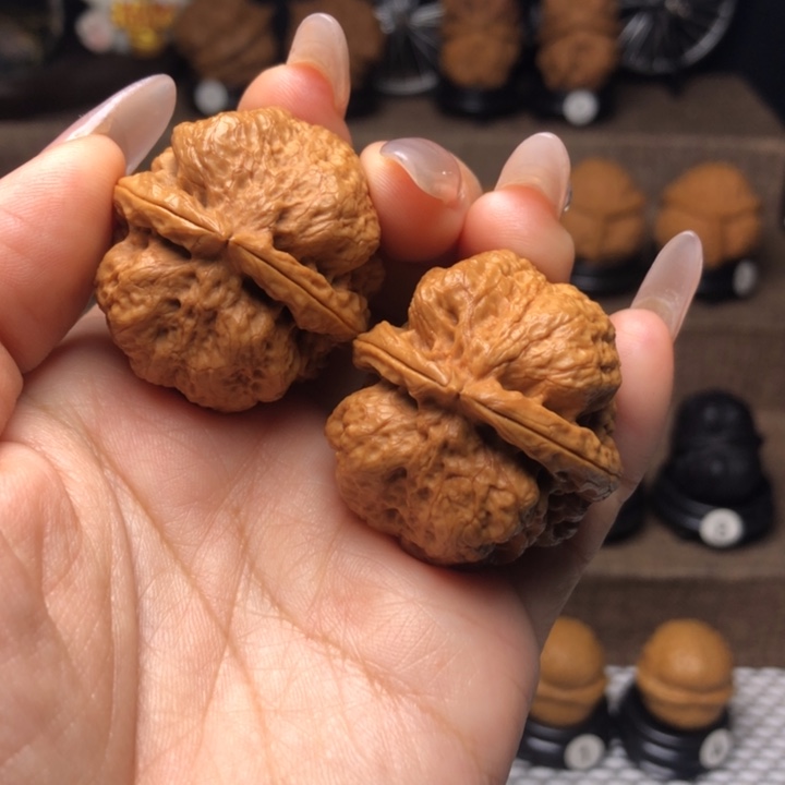 橄榄核吊坠6金蝉蛹