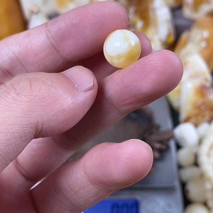 未镶嵌琥珀裸石我