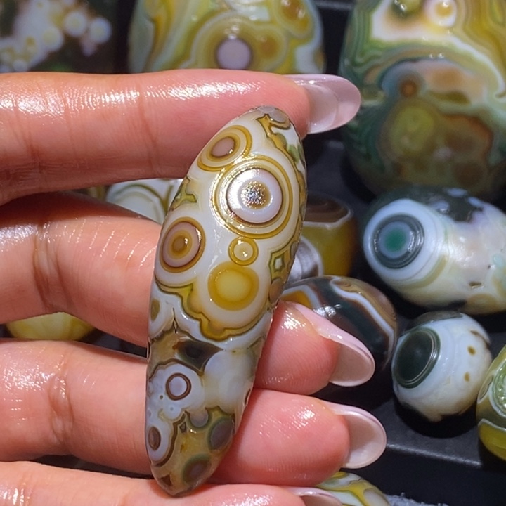 玛瑙/玉髓未镶嵌珠宝奇石44