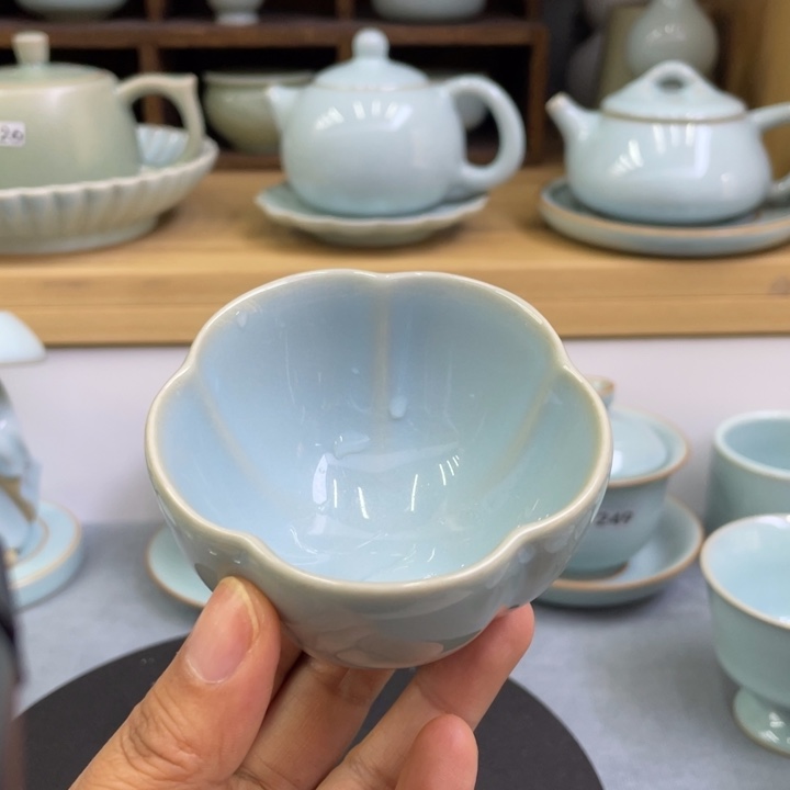 杯子天青汝窑梅花杯