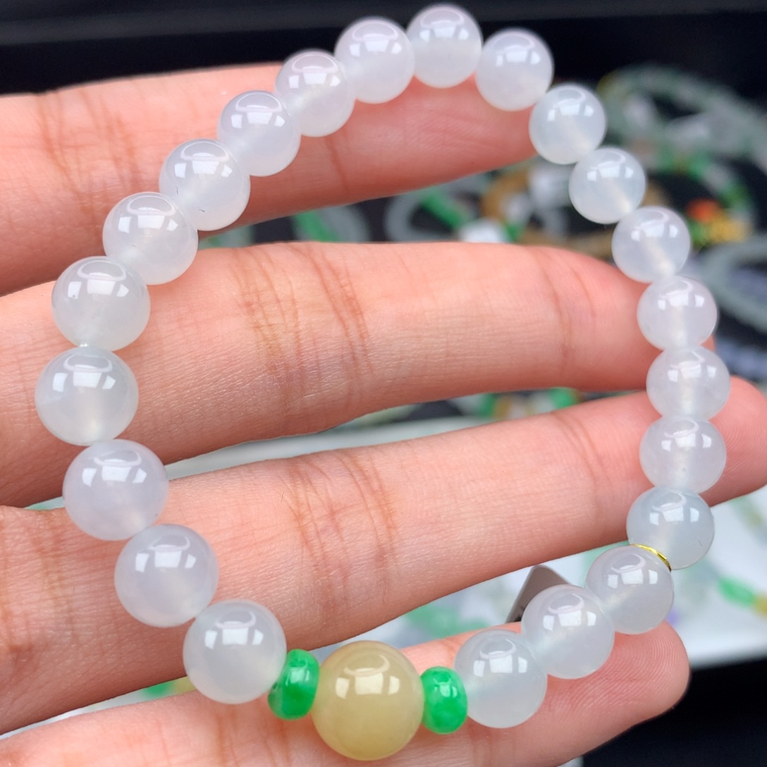 翡翠手链未镶嵌卡