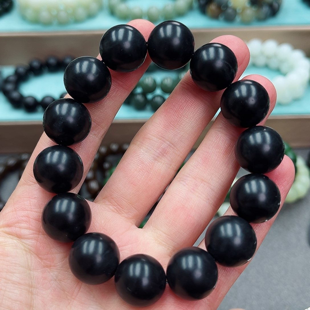 和田玉手链未镶嵌M**大