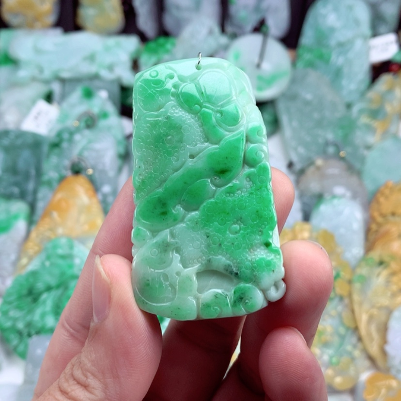 【闪购商品】翡翠吊坠(不含链)未镶嵌