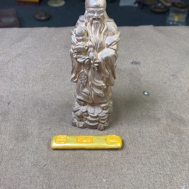 精品摆件工艺品等