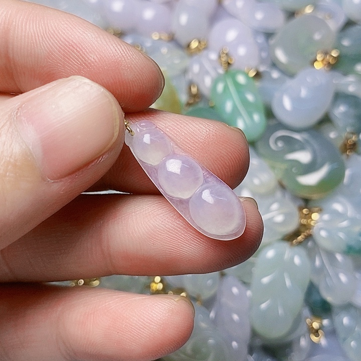 翡翠未镶嵌颈饰天然A货翡翠