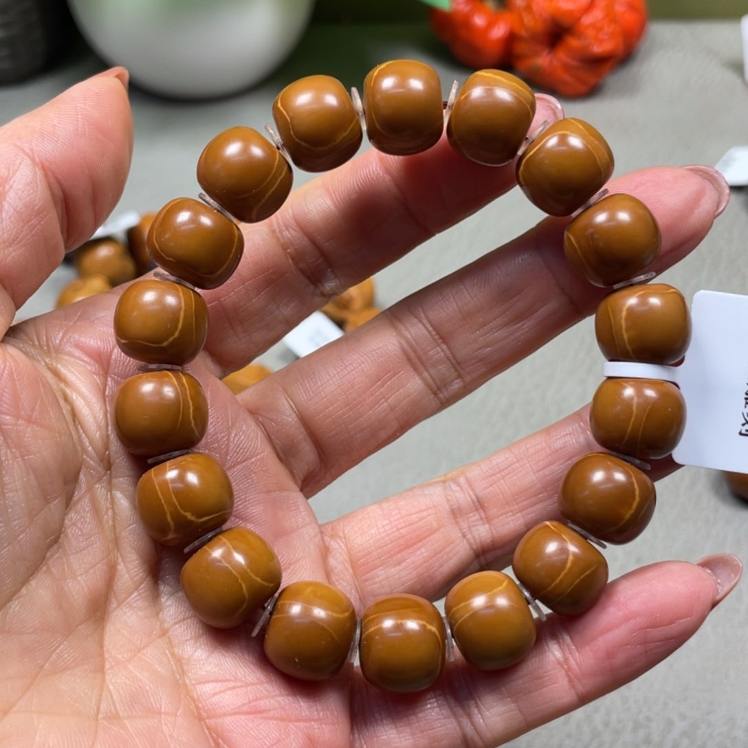 橄榄核吊坠橄榄核雕工艺