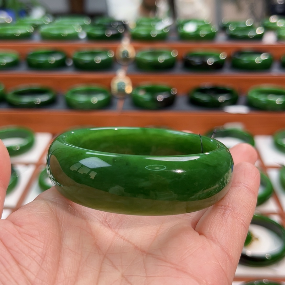 未镶嵌手镯和田玉（碧玉）