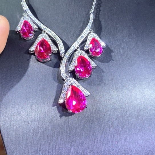 红宝石戒指未镶嵌