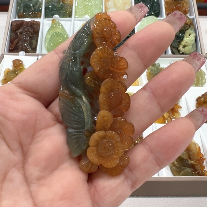 烟***梦蛇纹石玉未镶嵌颈饰