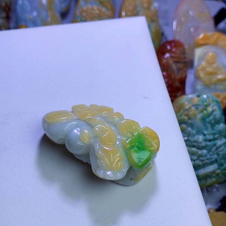 颈饰未镶嵌翡翠貔貅