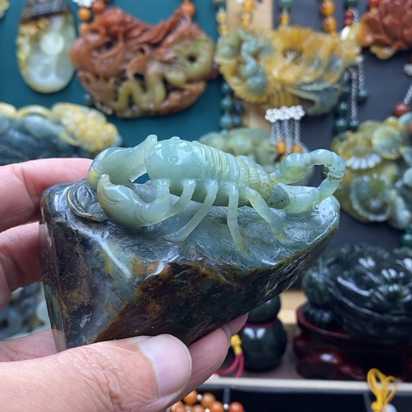 【闪购商品】蛇纹石玉未镶嵌小摆件