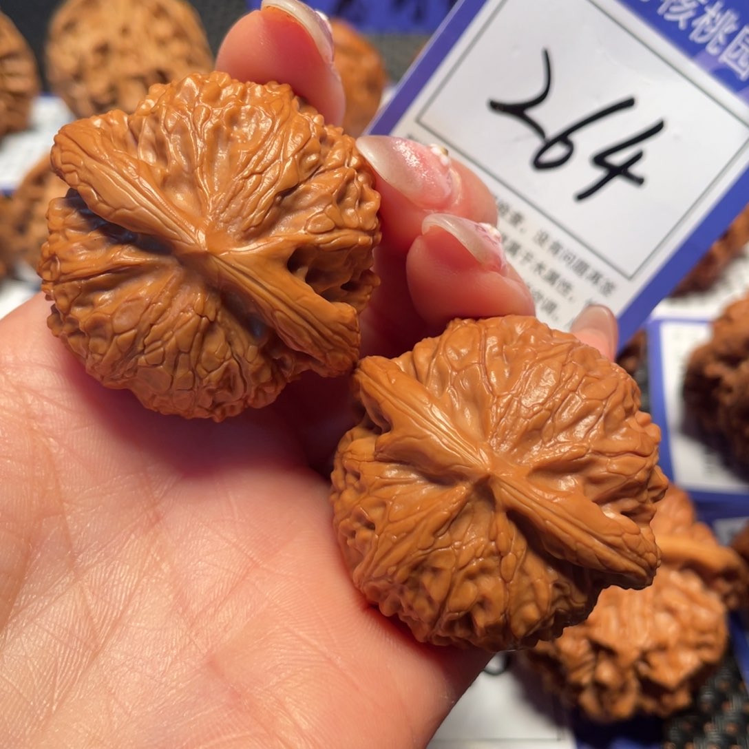 文玩核桃把件264号4.3宫灯