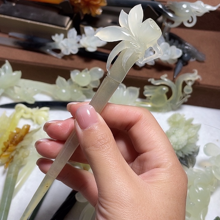蛇纹石玉未镶嵌发饰