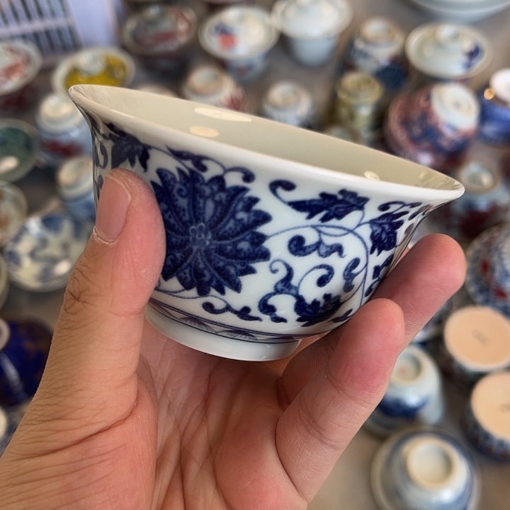 摆件景德镇青花缠枝莲大压手主人杯