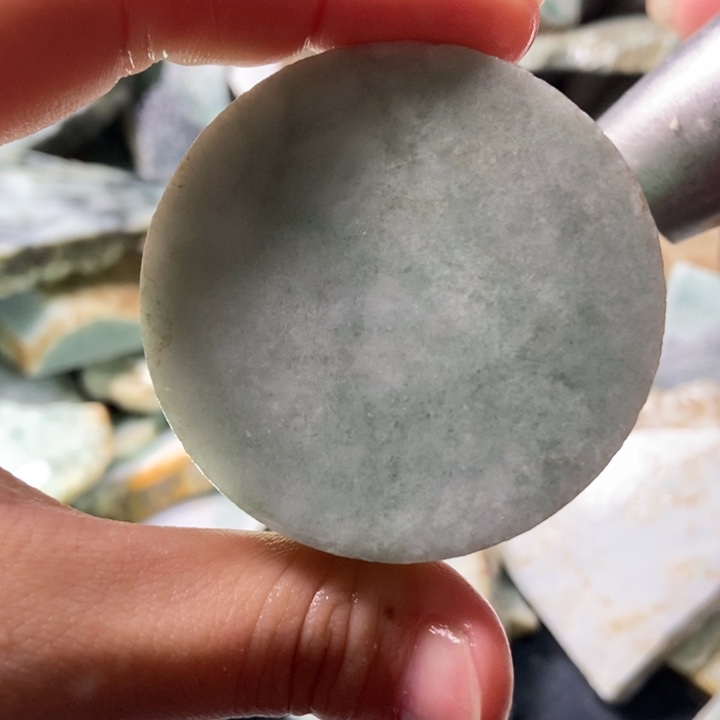 翡翠颈饰未镶嵌天然翡翠