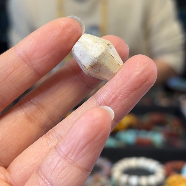 M***U玛瑙/玉髓未镶嵌颈饰