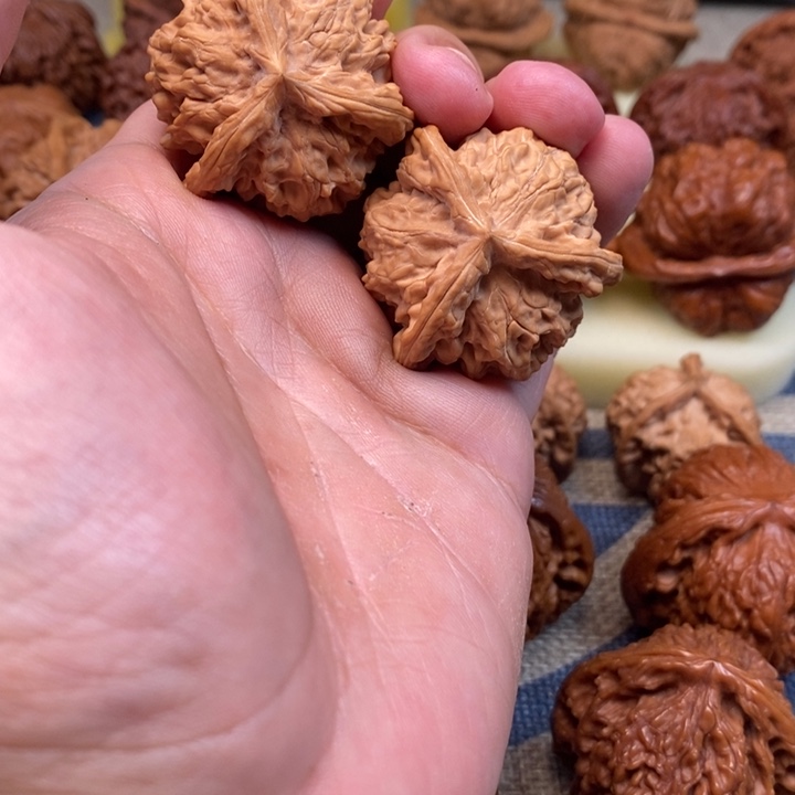 文玩核桃把件老***事核桃