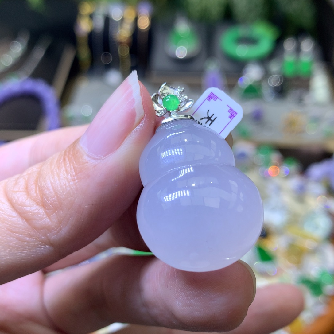 颈饰18K金镶嵌翡翠