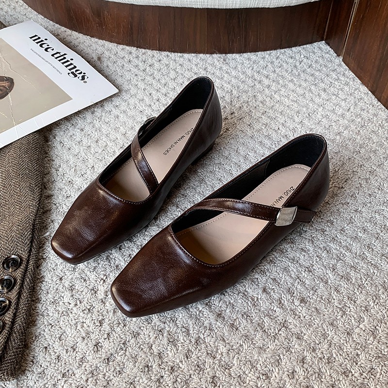 2025年早春新款简约方头复古软底玛丽珍鞋韩版时尚浅口低跟单鞋女