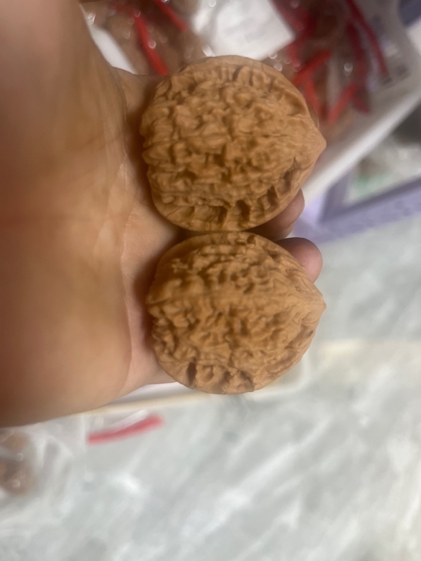 文玩闷尖白狮子头粗筋野生麻核桃手把件可随身把玩