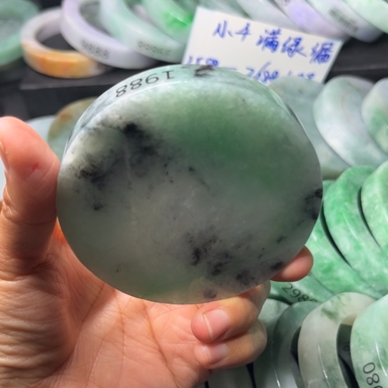 定制翡翠未镶嵌翡翠手镯