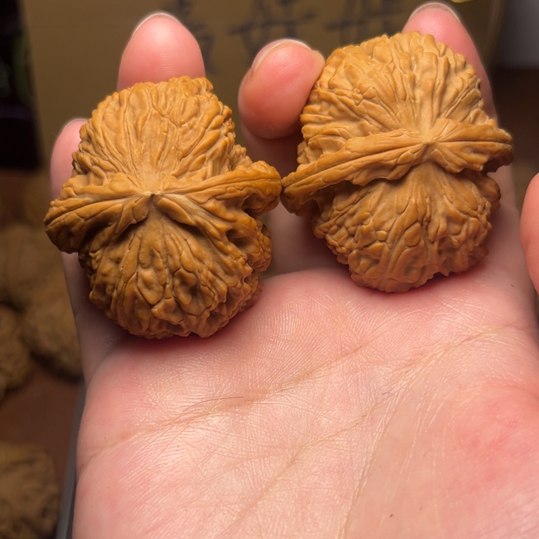 文玩核桃吊坠白狮子文玩核桃