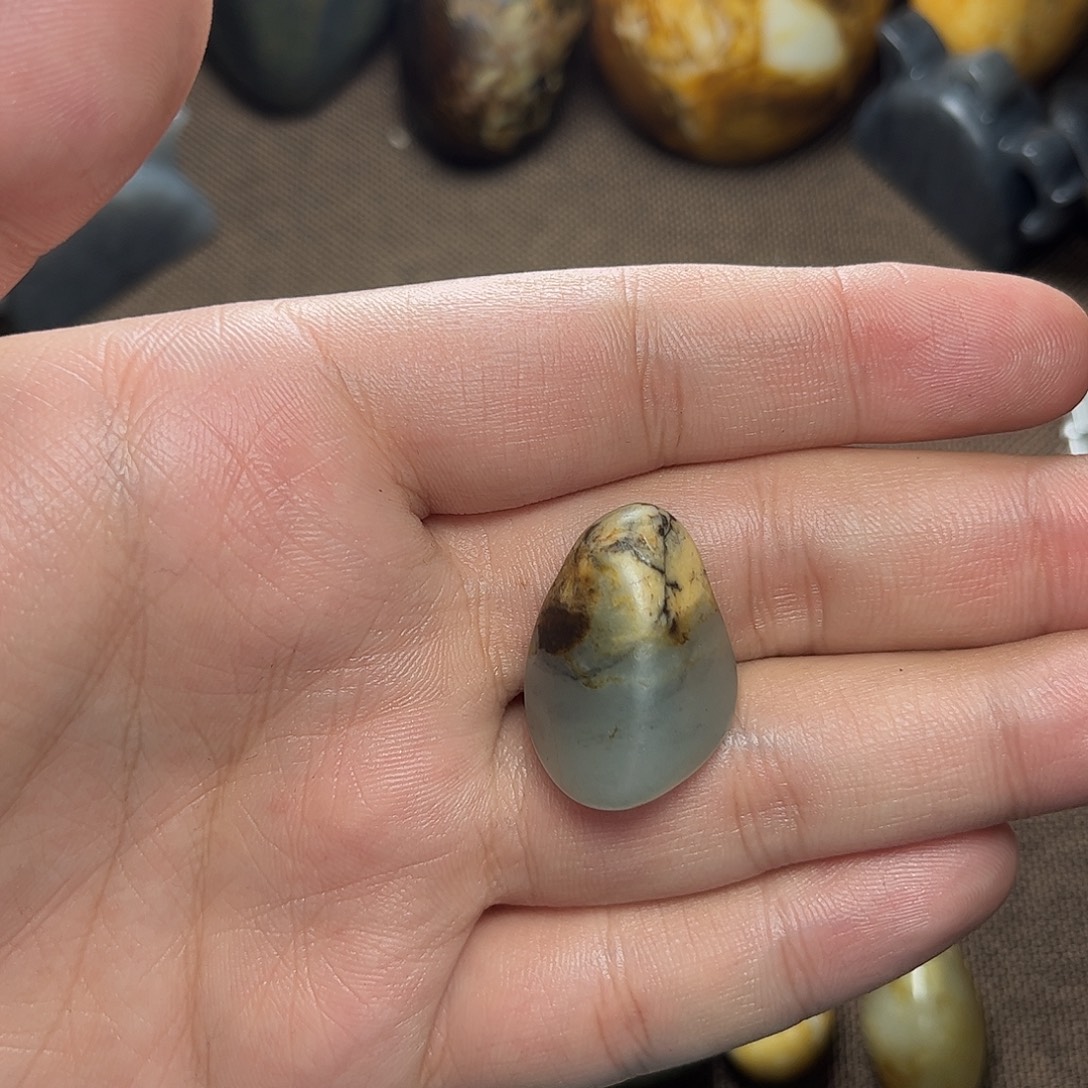 强***博和田玉未镶嵌珠宝奇石