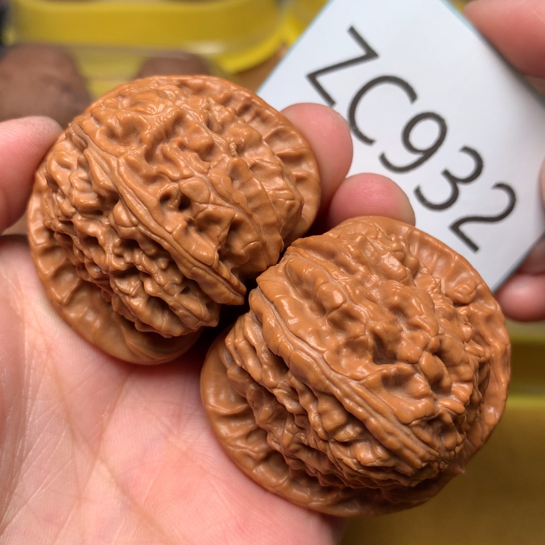 文玩核桃把件红皮球白43
