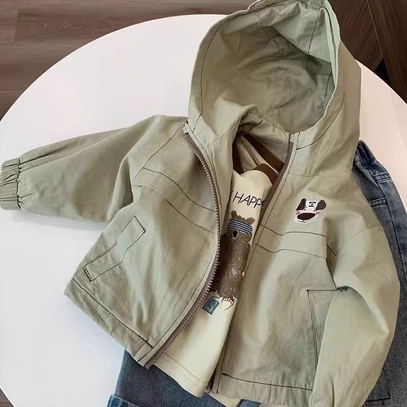 男童春秋款外套2025新款儿童洋气连帽风衣帅气宝宝卡通纯色上衣潮