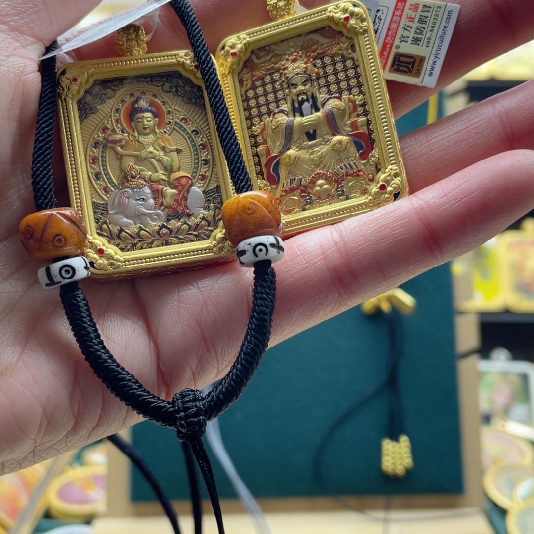 吊坠无***福唐卡等多种形式进行了介绍