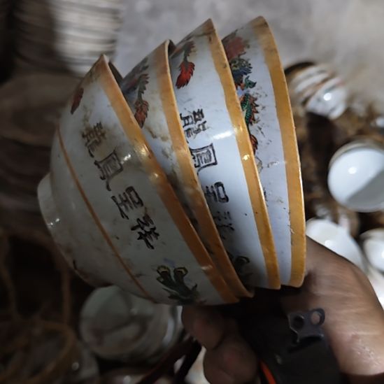 茶盏陶瓷盘子啥都有，