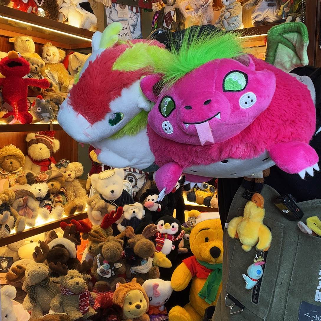 毛绒六只随机发。  