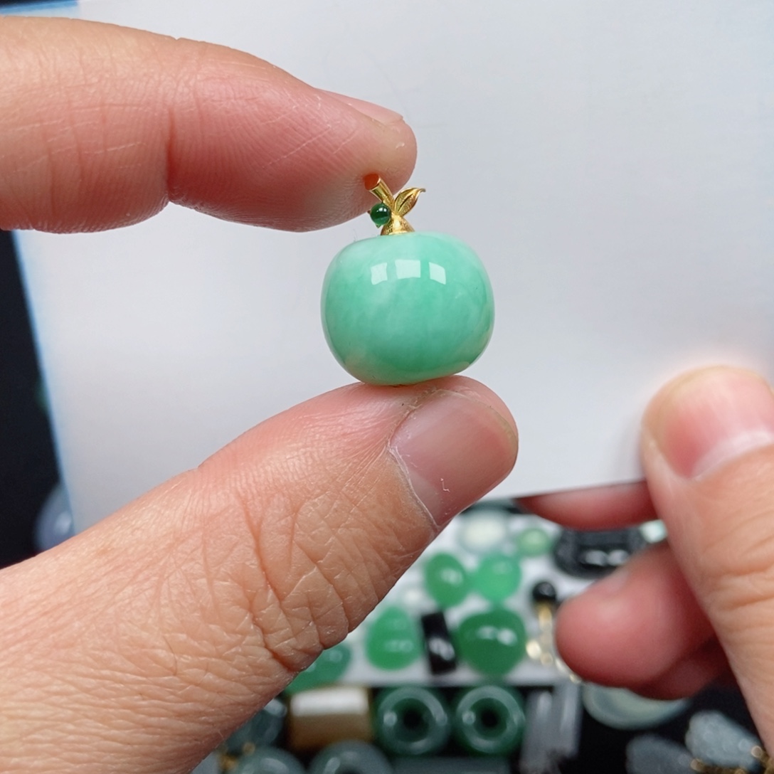翡翠未镶嵌颈饰苹果珠