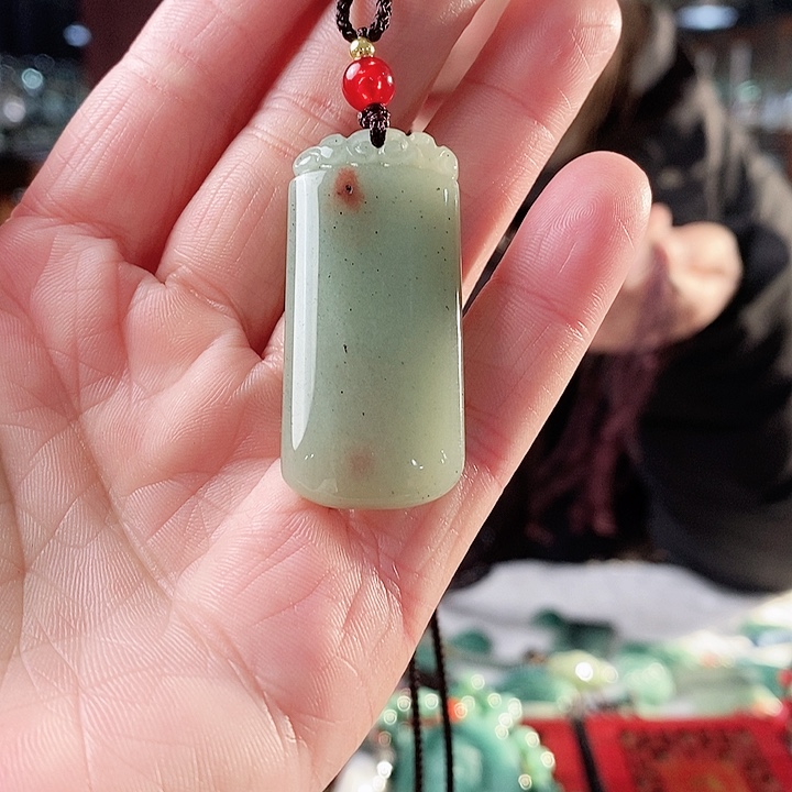 密玉（石英质玉）颈饰未镶嵌