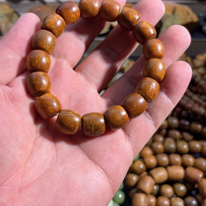 透闪石质玉手串未镶嵌