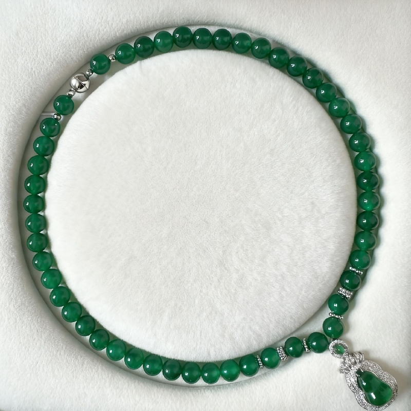 T80绿玛瑙葫芦吊坠项链毛衣链（随机礼盒）