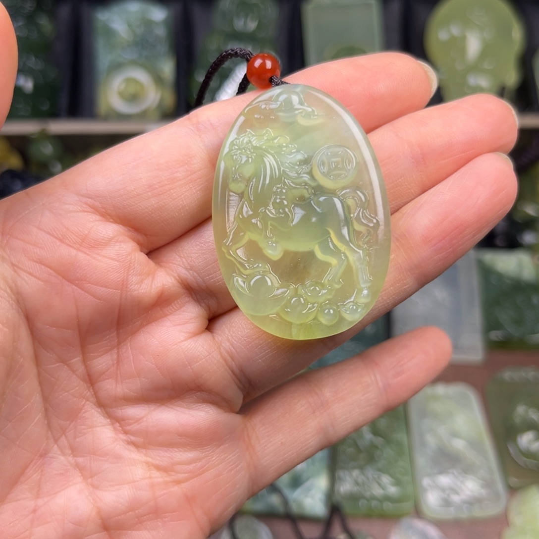 蛇纹石玉未镶嵌吊坠(赠链)