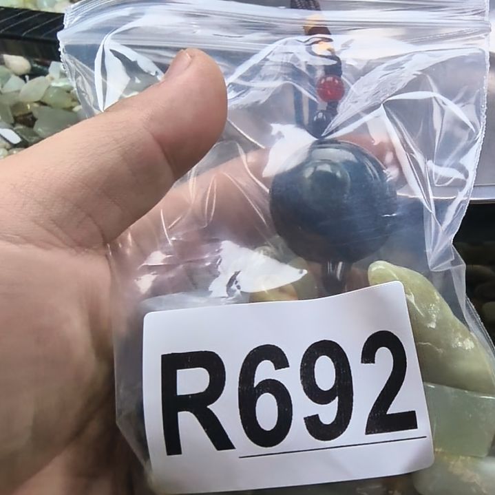 蛇纹石玉未镶嵌鱼缸石