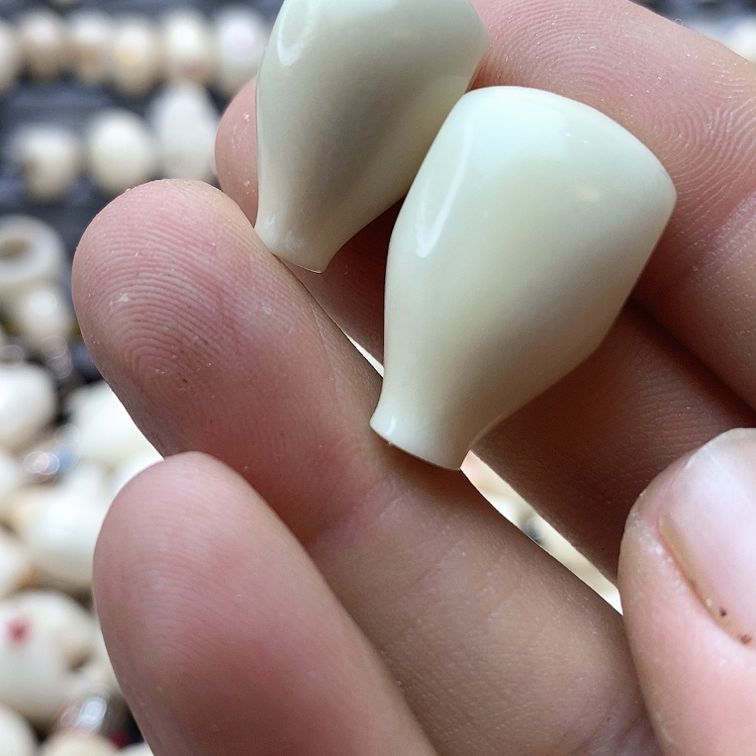 哈***哇菩提根/象牙果吊坠
