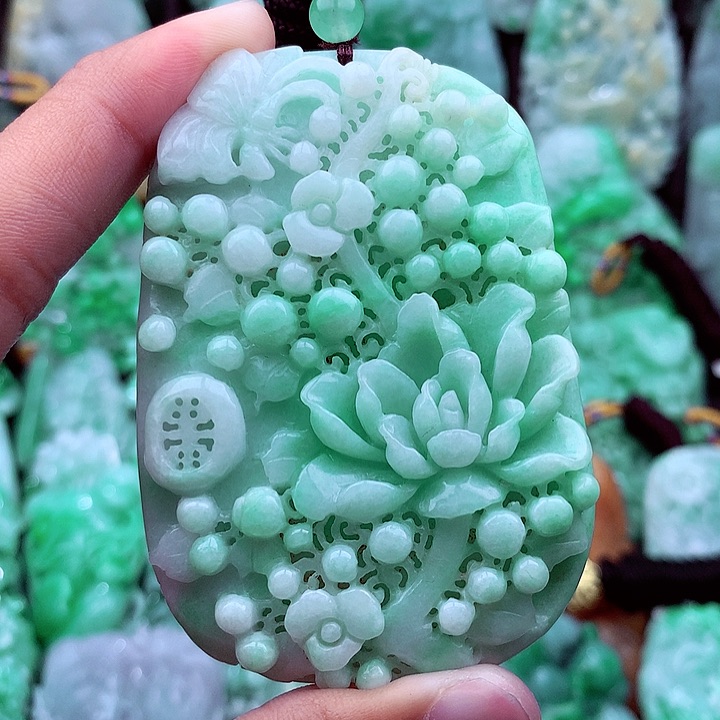 翡翠吊坠(不含链)未镶嵌