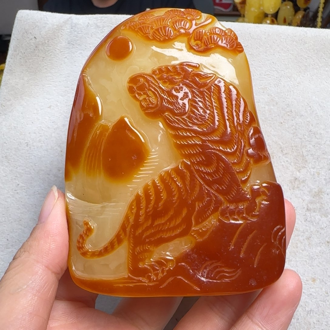 蜜蜡未镶嵌珠宝奇石