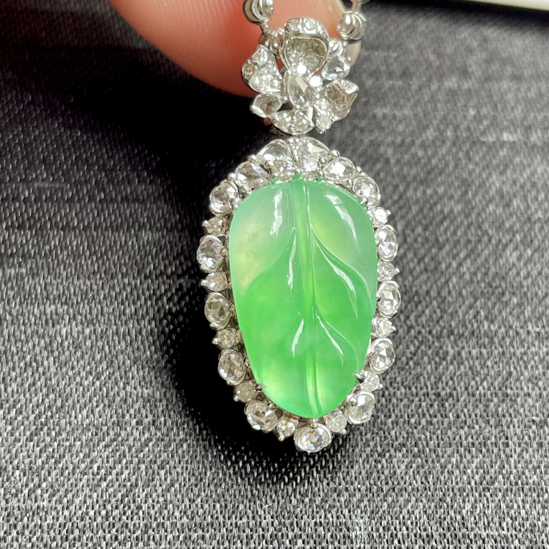 18k金镶嵌缅甸翡翠A货甜阳绿叶子吊坠精致冰绿