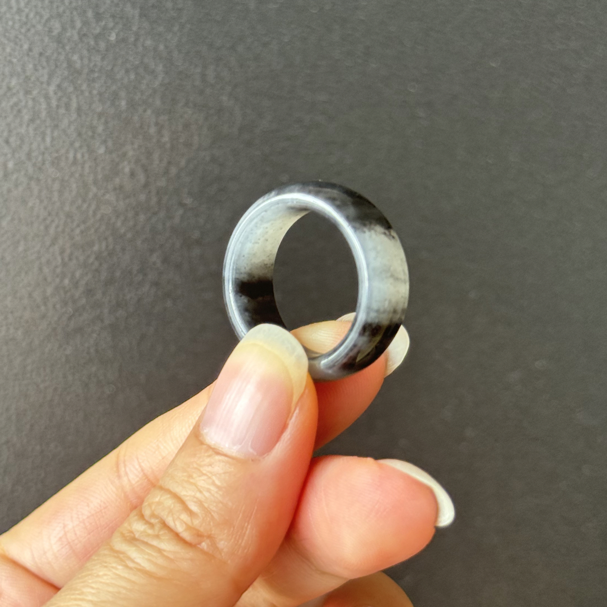 新疆青花和田玉带皮戒圈18号