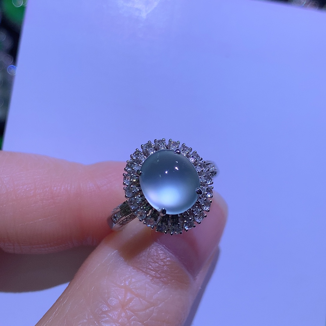 翡翠18K金镶嵌戒指玻璃种双眼皮蛋面