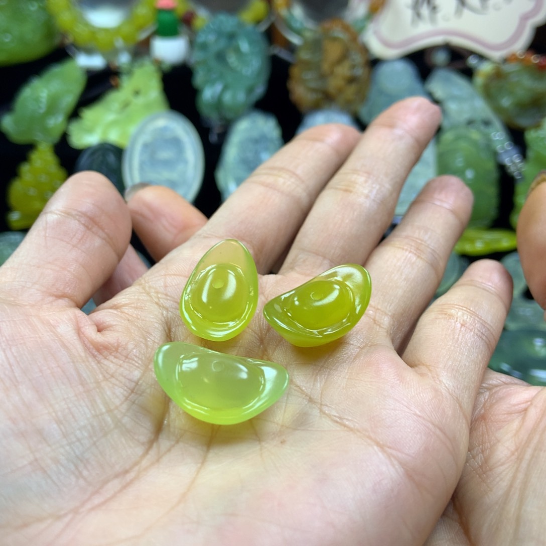 【闪购商品】蛇纹石玉颈饰未镶嵌